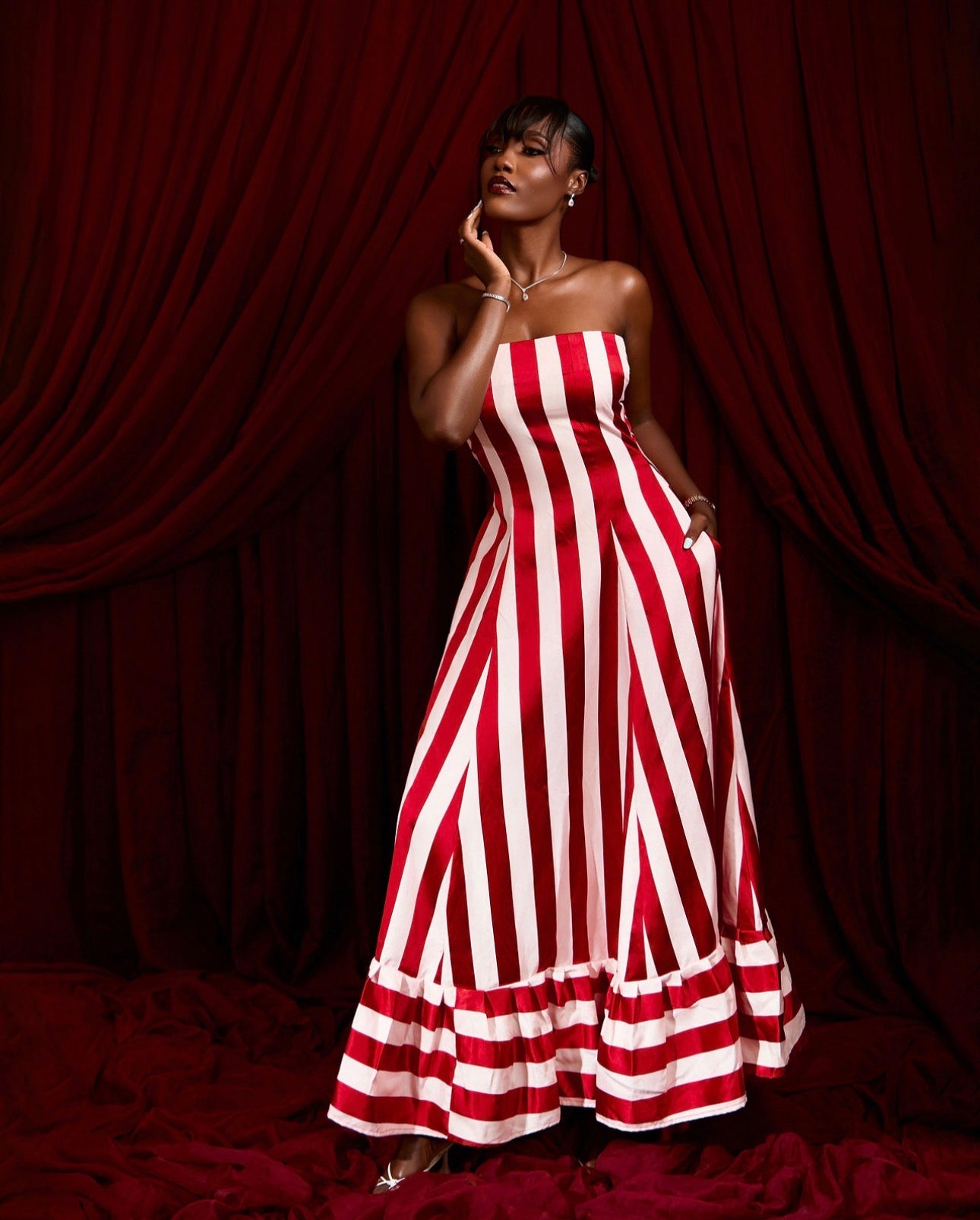 Backless dress